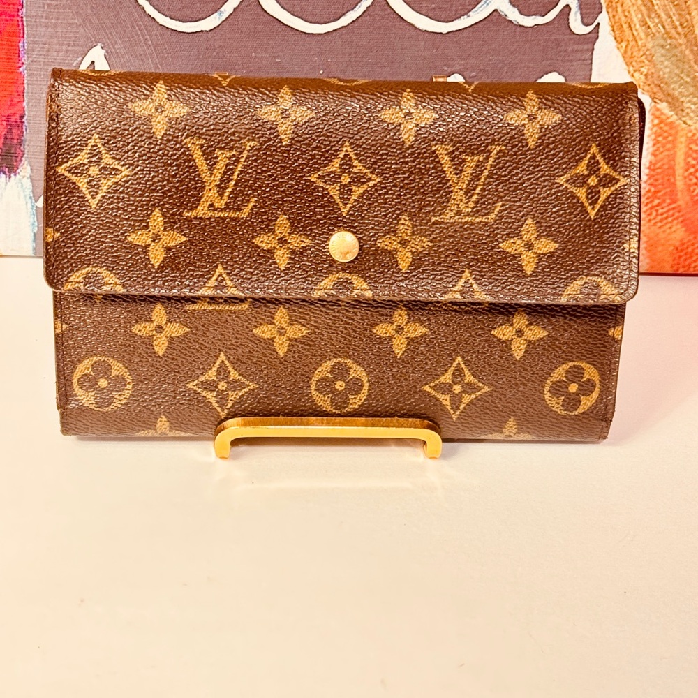 Louis Vuitton Brown and Gold Monogram Wallet - Picture 4 of 15